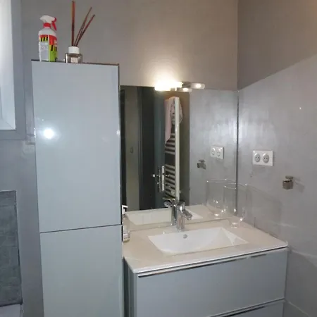 Maison Bord De *